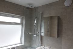 Bathroom-Supplied-and-Fitted-in-Rounds-Hill-Kenilworth-With-ceiling-extractor